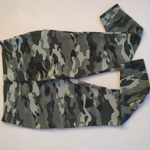 Lands' End Camouflage Starfish Legging Pant LARGE Green Camo